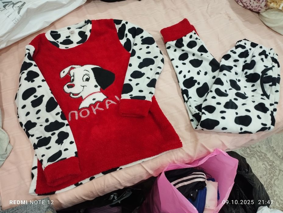 Pijama sotiladi judayam chiroyli kiyganda