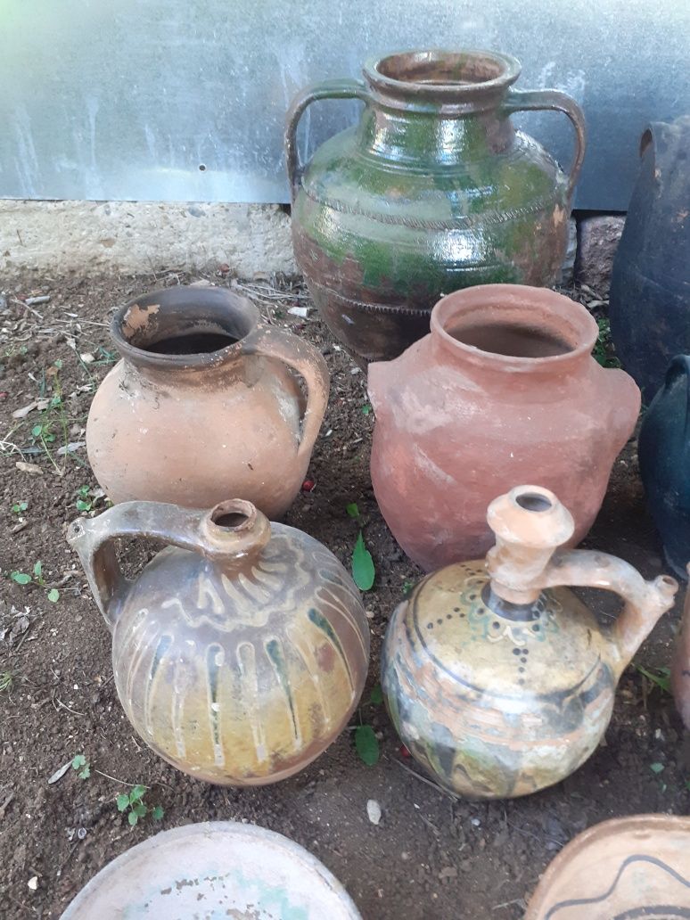 Делви , стомни, гърнета и паници,  керамични съдове