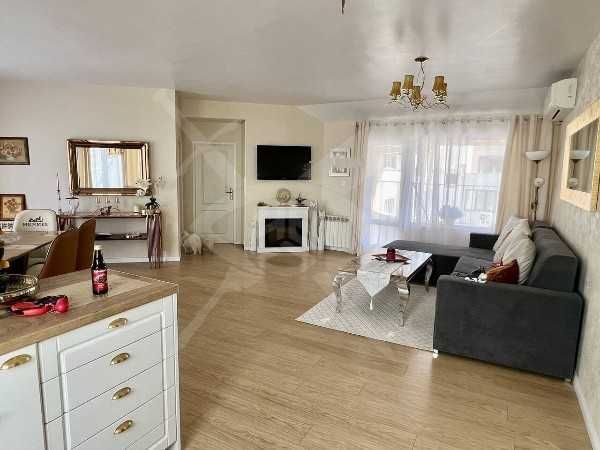 Продава се Тристаен апартамент в Пловдив, Център - 120 кв.м за 2542 €/кв.м - Снимка #11