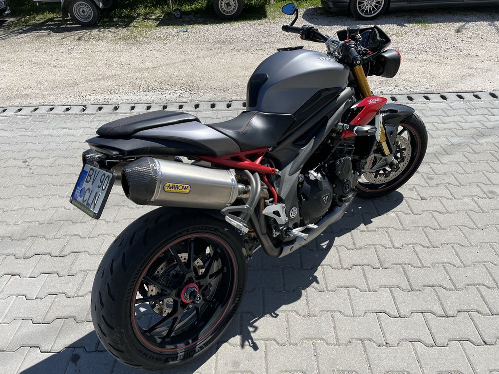 Triumph Speed Triple 1050 R
