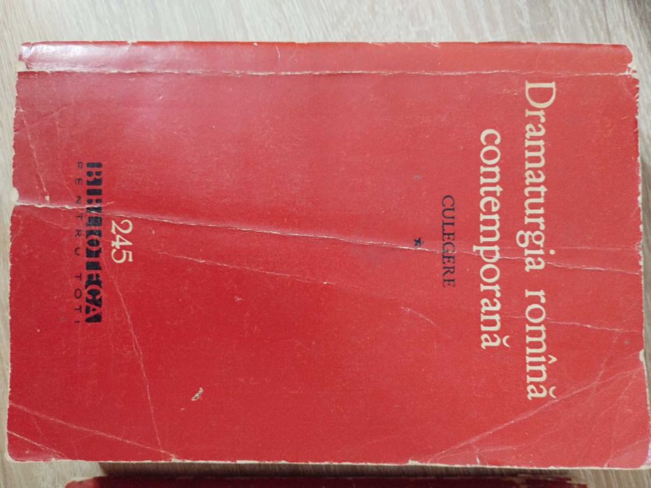 Cărți ”Dramaturgia Română contemporană”