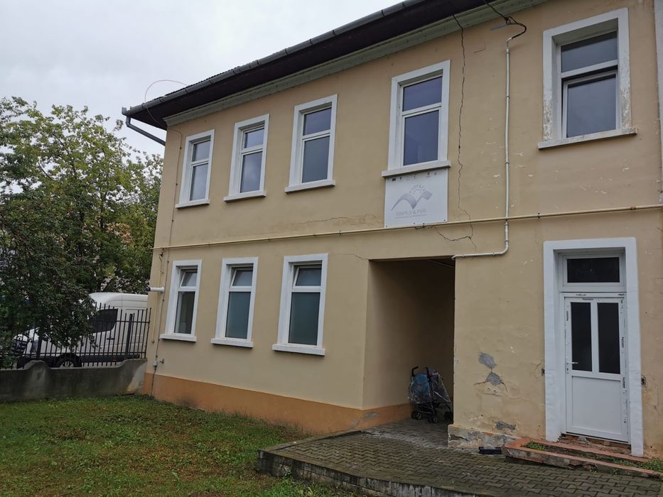 Hală spatiu comercial de 275mp+birou+doua vestiare 2x grupuri sanitare