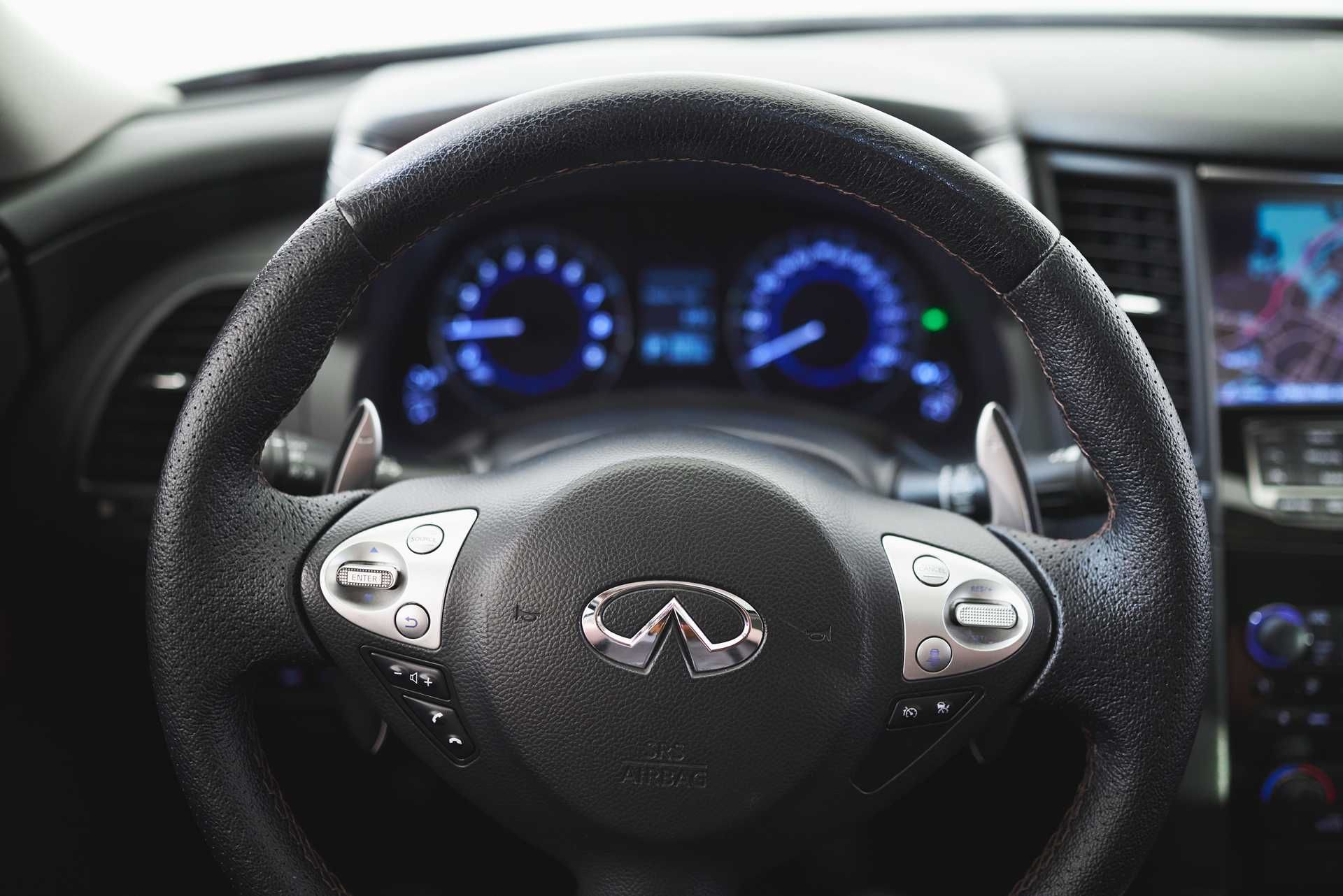 Infiniti QX70 2016 г.в.