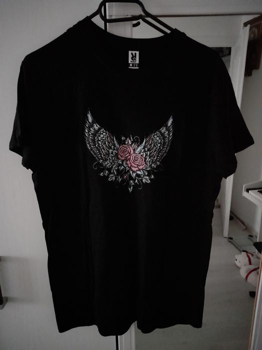 Vând   tricouri   personalizate.