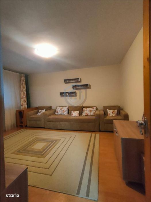 Apartament cu 3 camere, decomandat, zona Nufarul