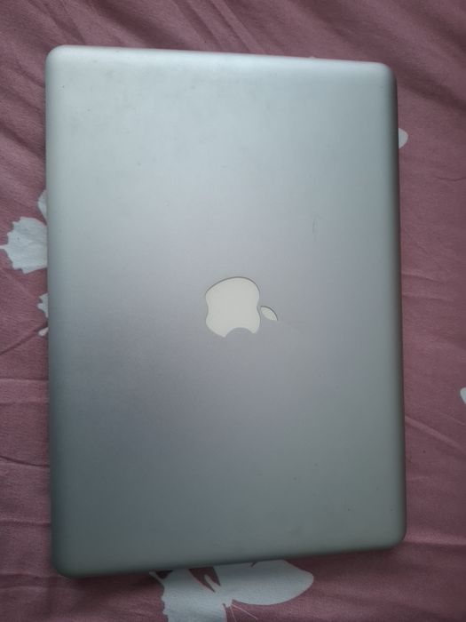 Macbook Pro 13inch, i5 2.4ghz