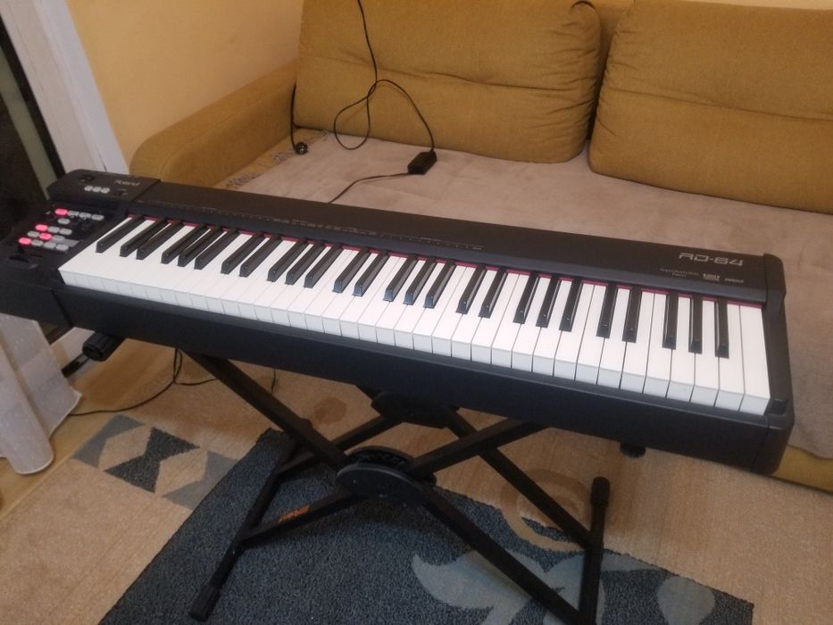 Pian Roland. Clape grele imitație fildeș. 5 octave jumatate