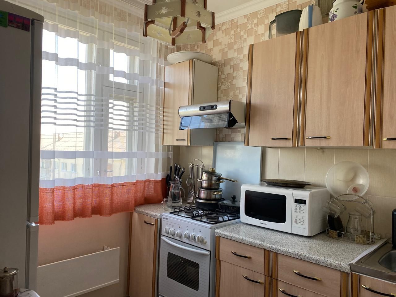 Продам 3 х комн квар. 1 мкр, 85 дом, 5 этаж.