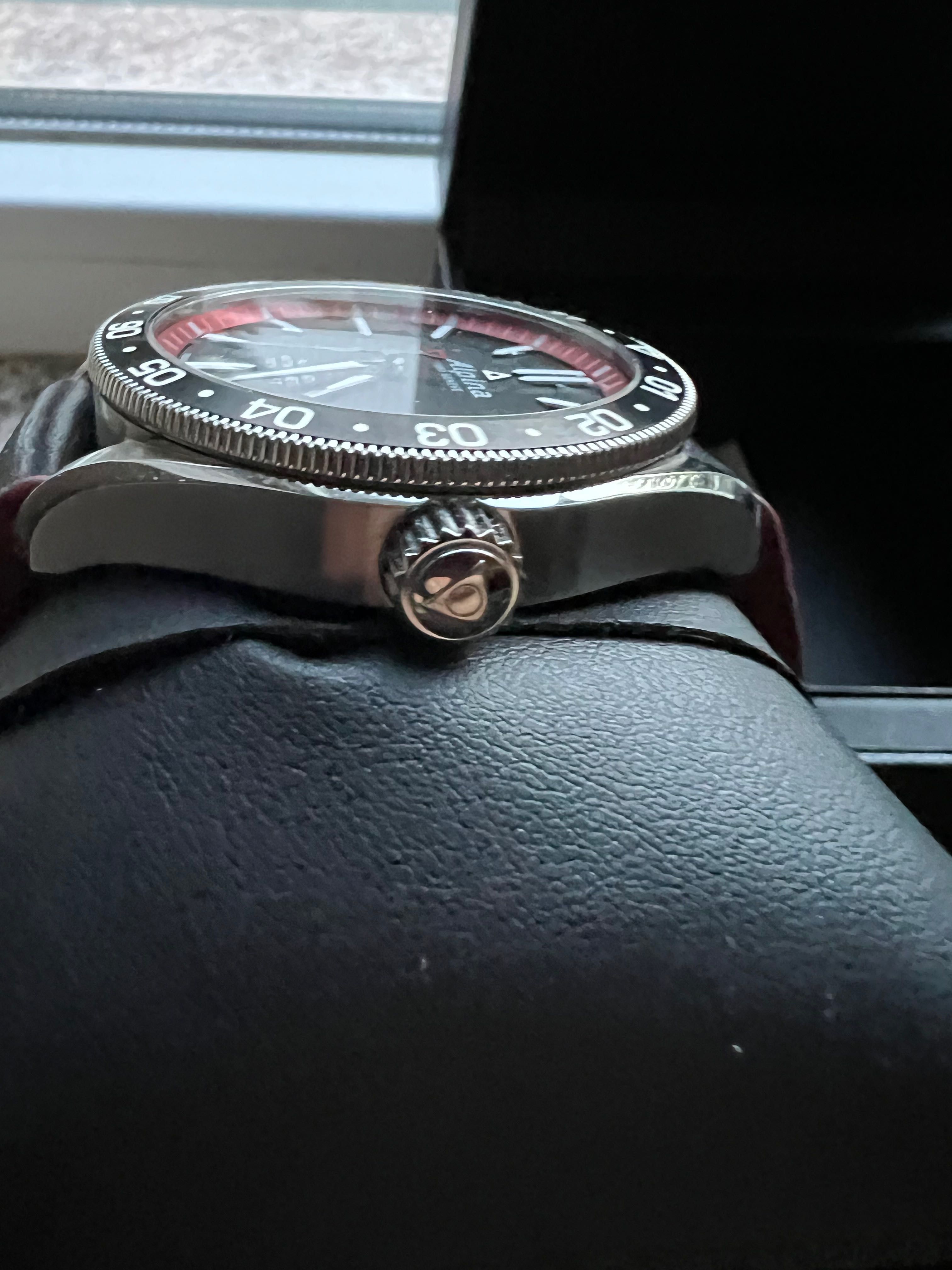 Alpina Alpiner 4 Automatic швейцарски часовник