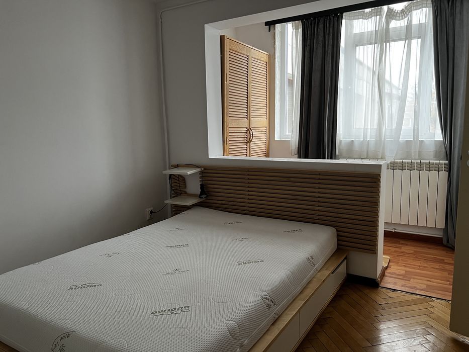 Apartament 3 camere Podul Ros