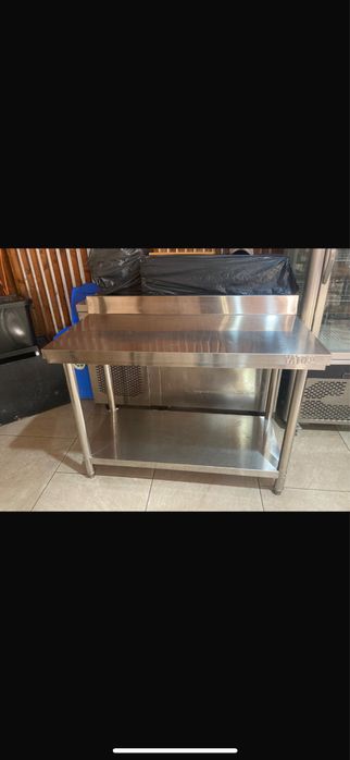 Vand Masa de inox si vitrina frigorifica