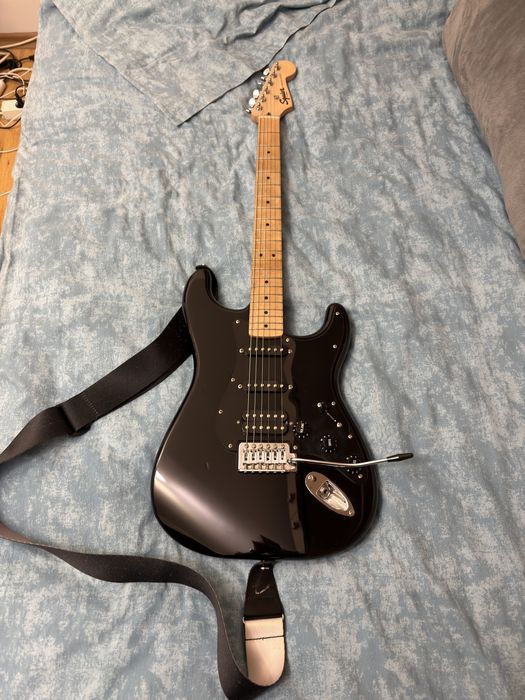 Squier Sonic Stratocaster HSS mn black