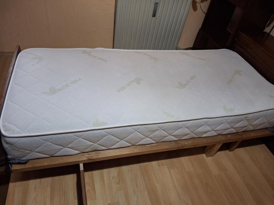 Два единични матраци