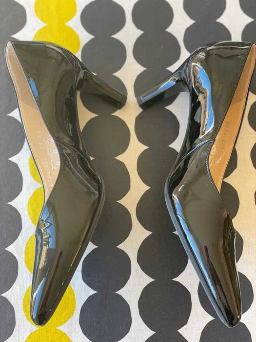 Елегантни дамски черни обувки Högl – естествена кожа - лак - 36 номер