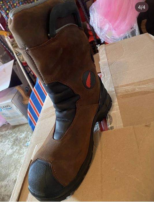 Ред Винг 40 р. 28000тг,