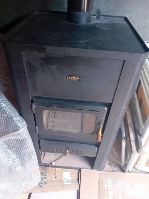 Камина на твърдо гориво