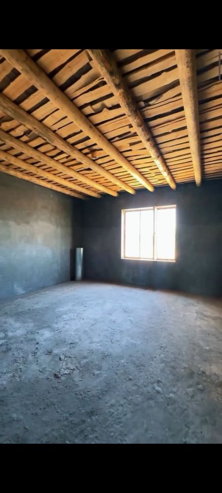 Srochna Qibray markazida 2 sotix uy sotiladi