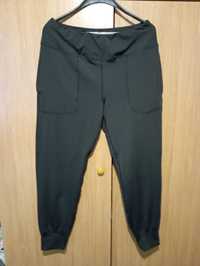 Дамски панталони с еластична талия  и джобове