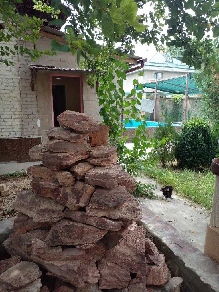 Продаётся дача (2 дома на участке), Паркентский р-н (Навбахор).