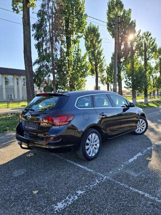 Opel Astra J  165 cp