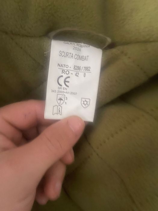 Vând scurtă militara