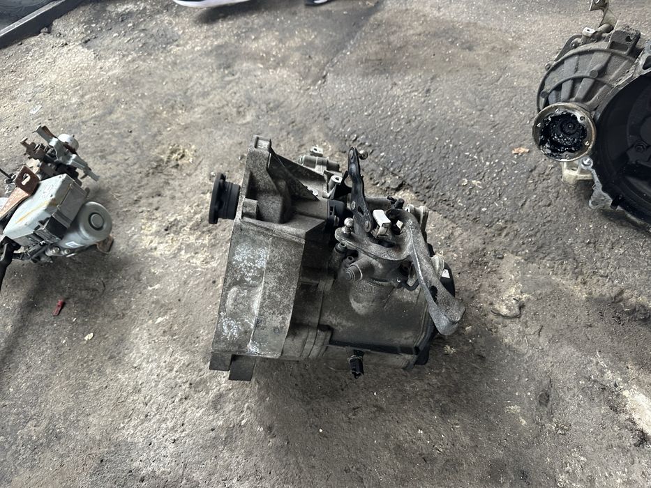02T 301 103 K. , Ръчна кутия 1.4бензин VW,Seat,Skoda