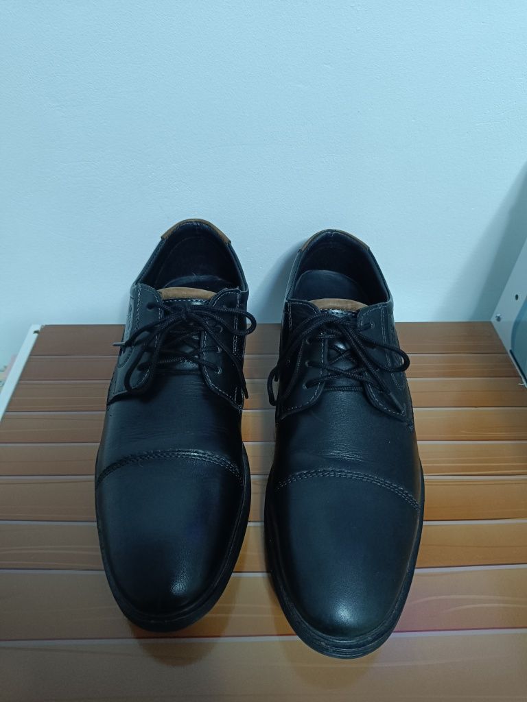 Vând pantofi eleganți Otter