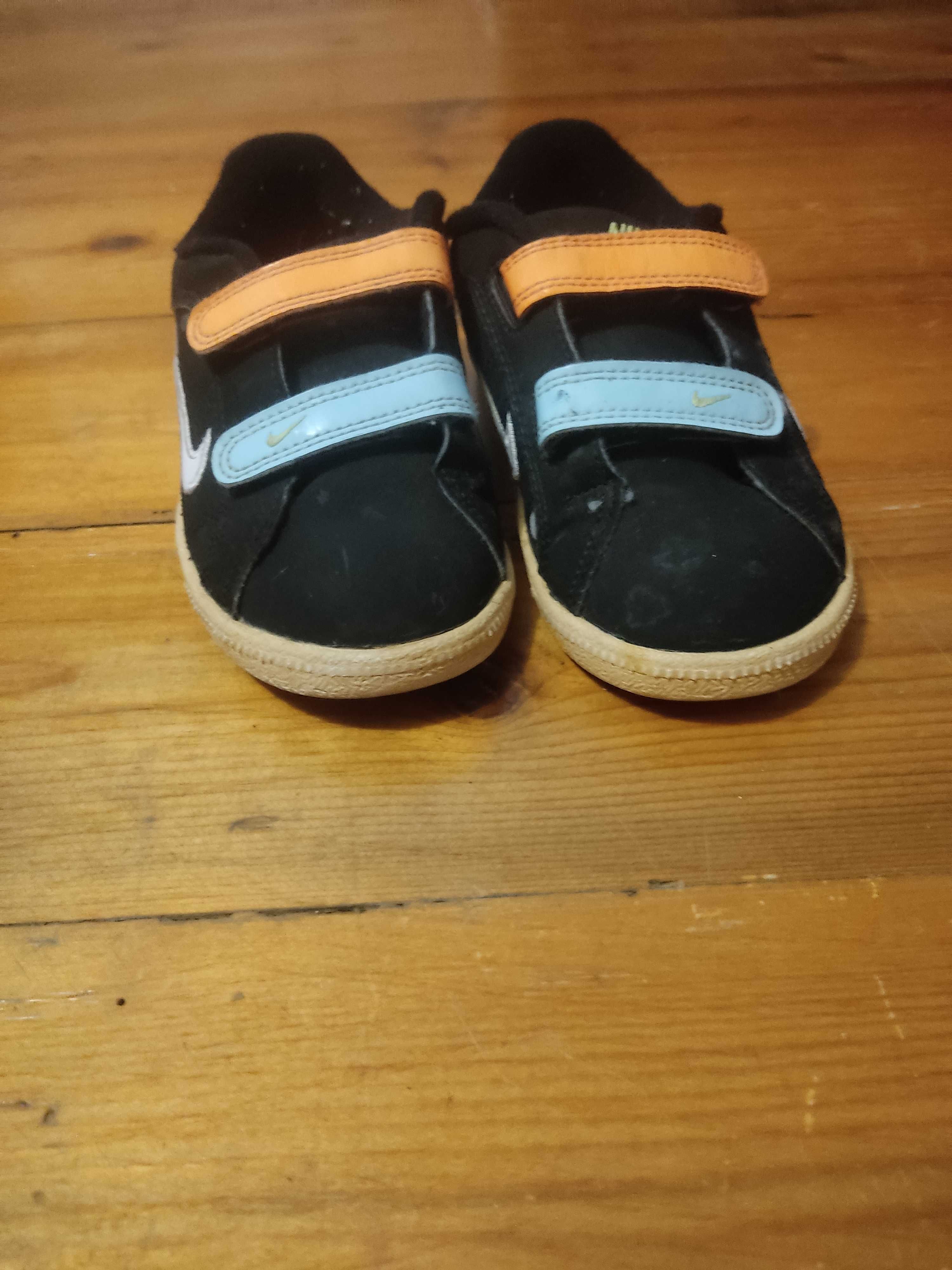 Маратонки   Nike