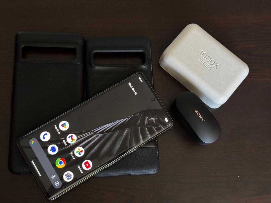 Google Pixel 7 Pro–256GB/12GB RAM+2 carcase Spigen+căști Sony 1000XM4