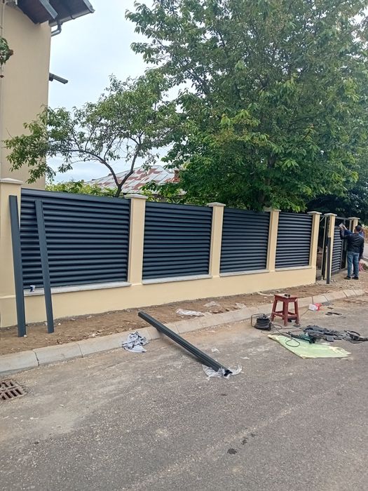 Garduri și porți din plasă metalică fabricate exact după cerințe. Aces