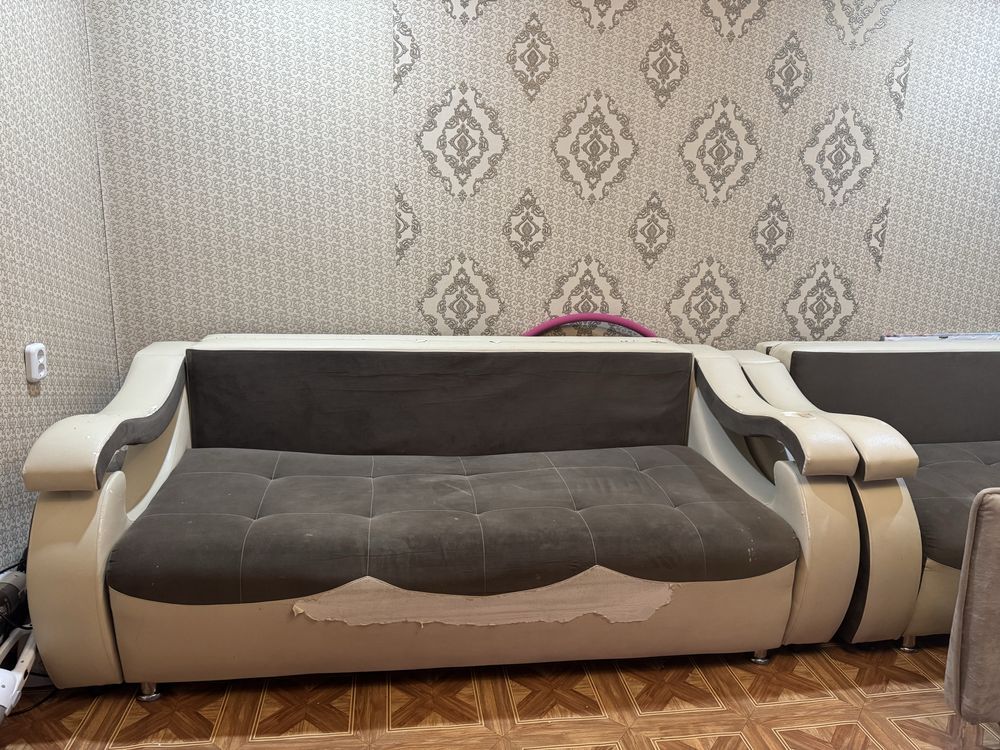Продам  два дивана б/у
