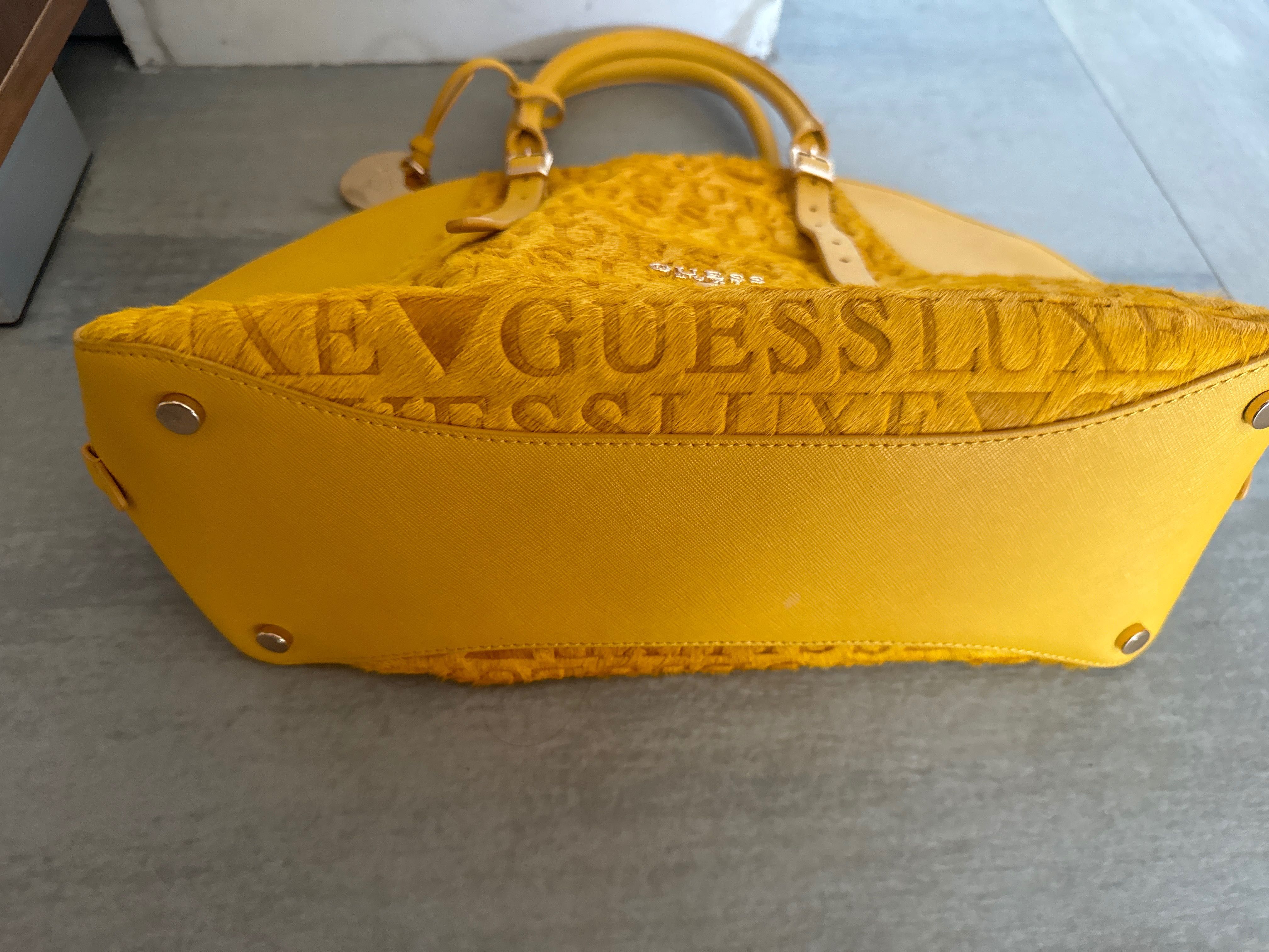 Чанта Guess luxe