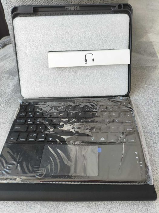 Carcasă Vobafe cu tastatură pentru iPad Air 11"/10.9"  Negru