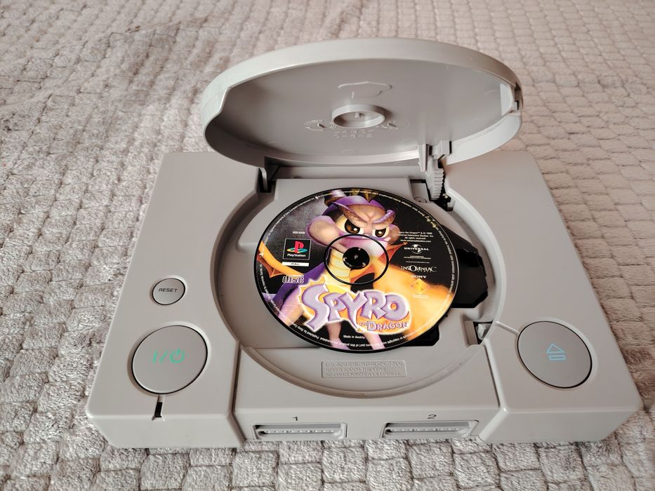 PlayStation 1 original + 2 controlere – Retro gaming autentic !!!