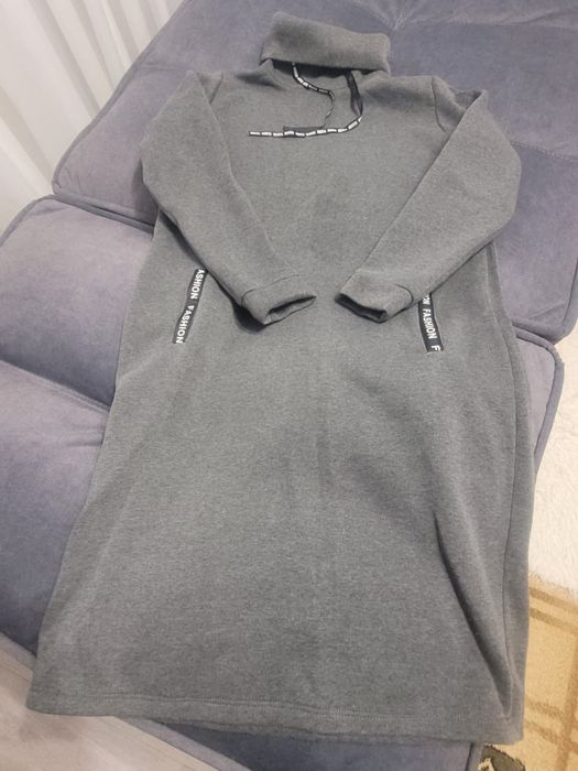 Продам платье на флисе, в идеальном состоянии