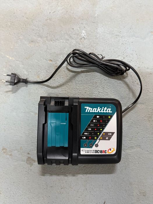 Makita 4329 Fierastrau pentru decupat