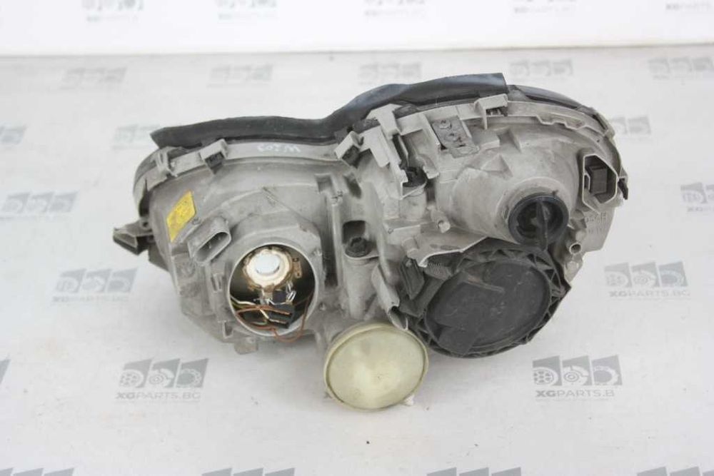 Десен фар за Mercedes C-class W203 (2000-2007)