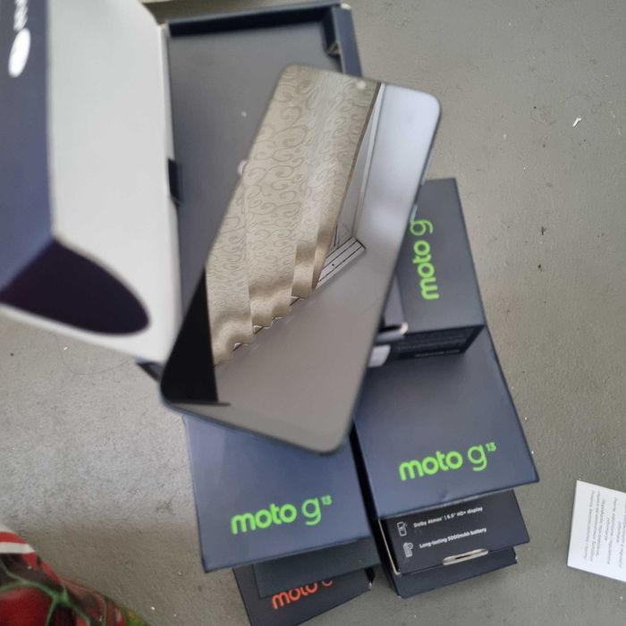 Motorola G13 noi la cutie cu bon