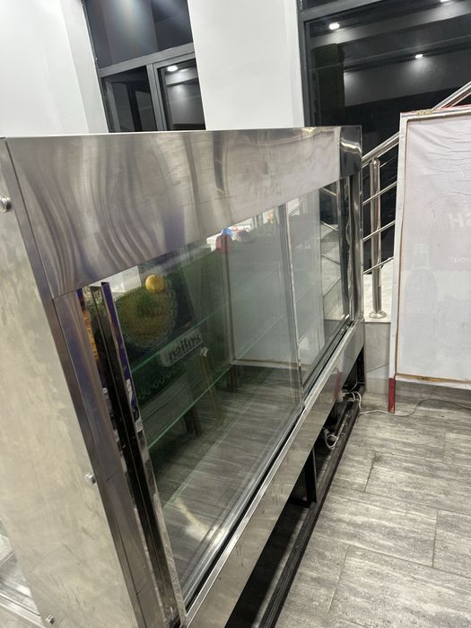 Витрина и холодельник сотилади срочро