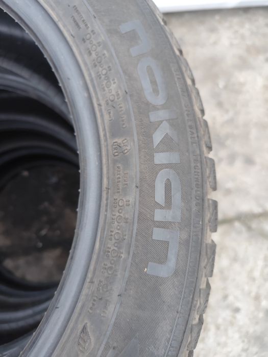Anvelope 215 55 17 iarna nokian