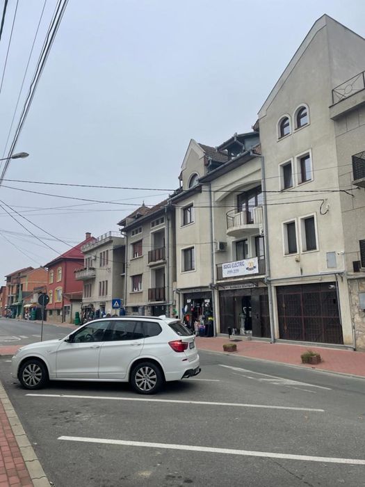 Casă P + 2 etj- la parter spatii comerciale