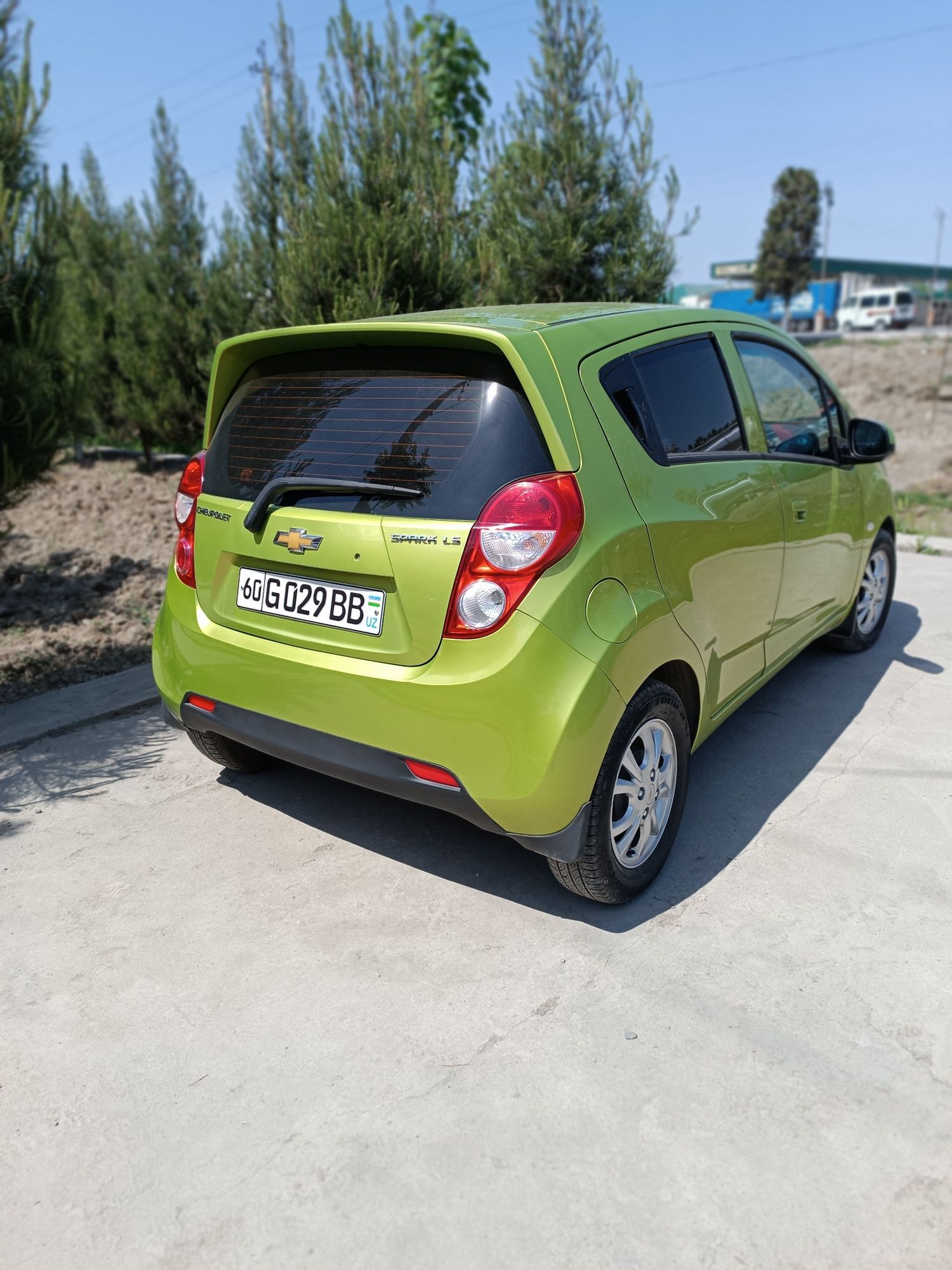 Chevrolet spark 2