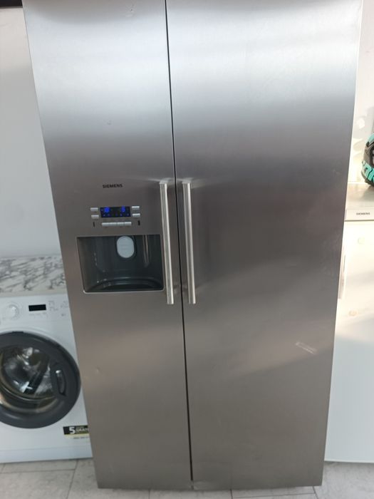 Combina frigorifica Siemens side-by-side