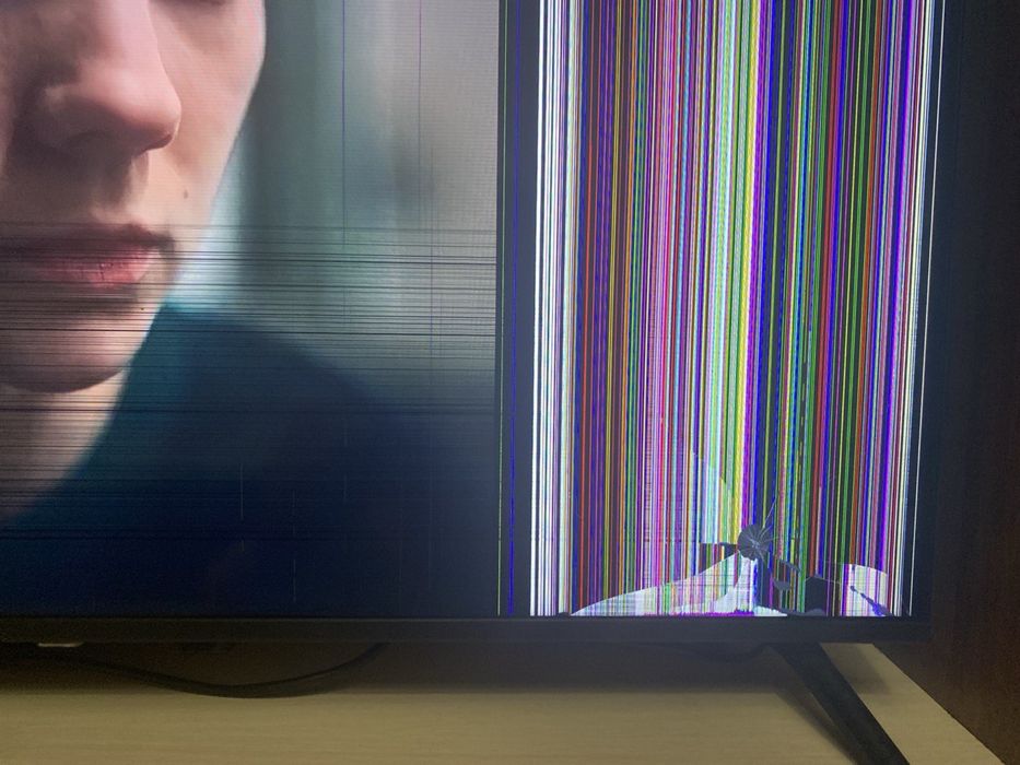 Телевизор 7TECH 43’ smart продам на запчасти