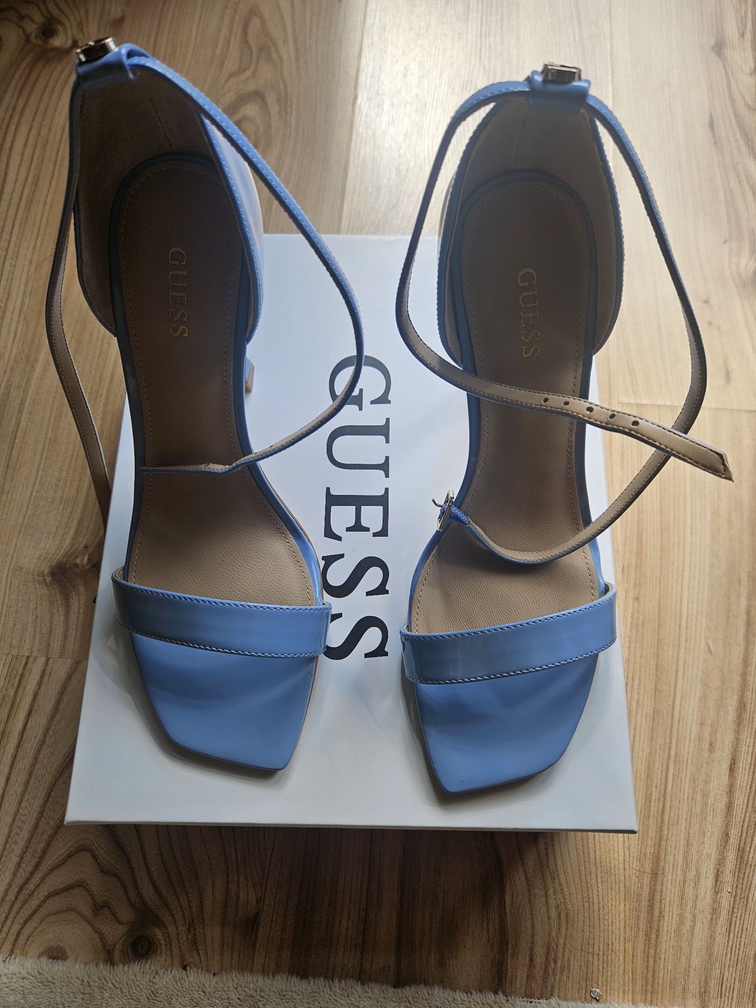 Обувки Guess,  размер 37-24см, нови