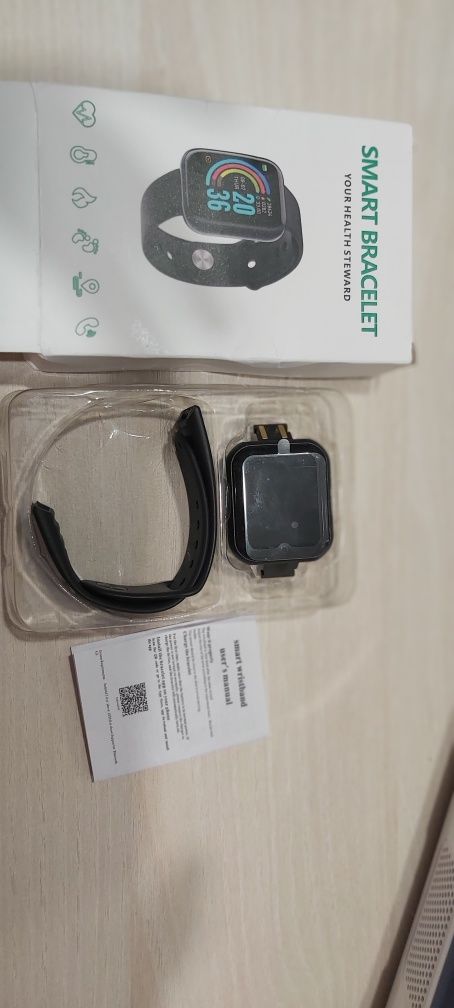 Smartwatch / smart bracelet 1