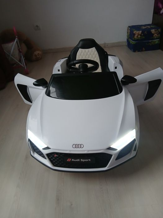 De vânzare! Mașinută electrică pentru copii.