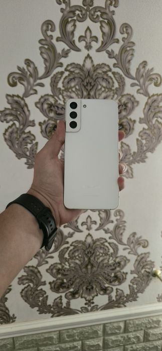 Srochno Samsung S22 Plus  8/256g sotiladi