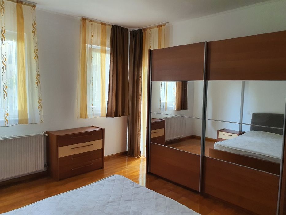 Apartament de închiriat