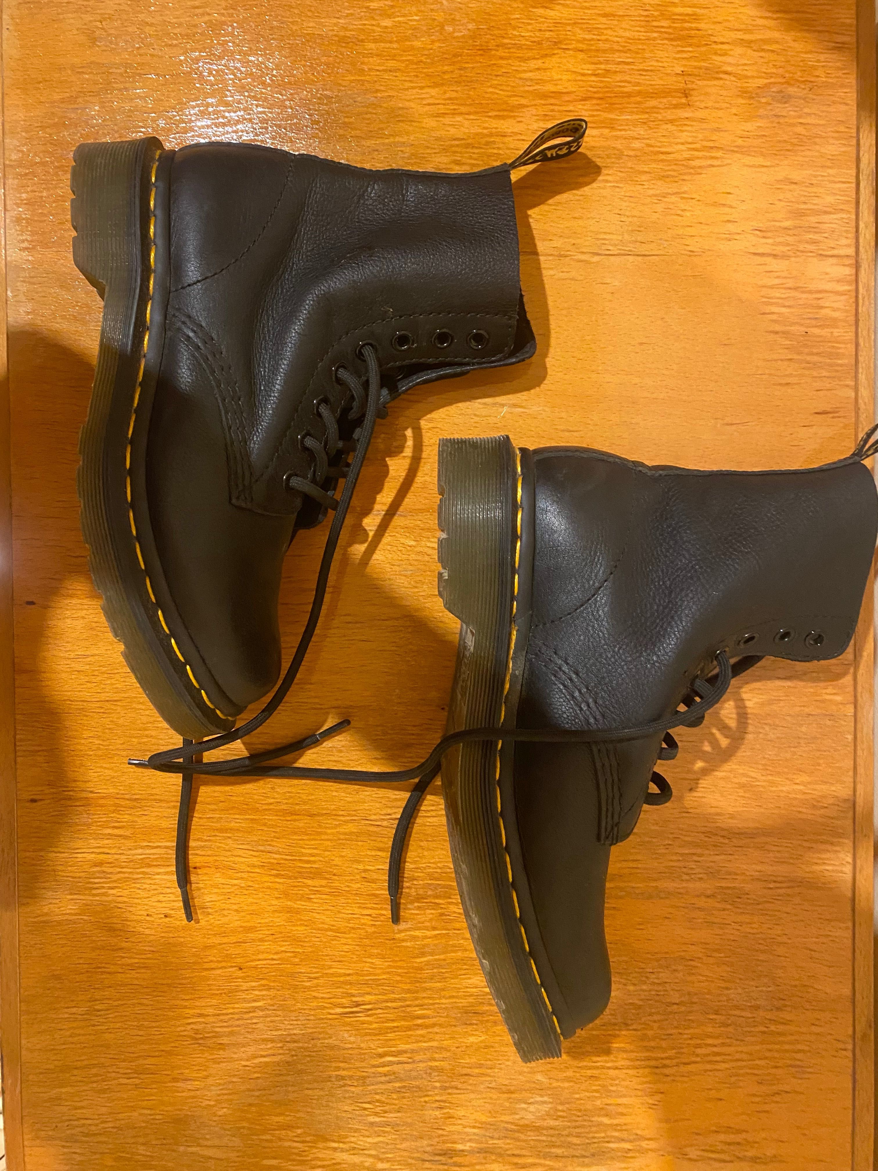 Bocanci Dr. Martens noi